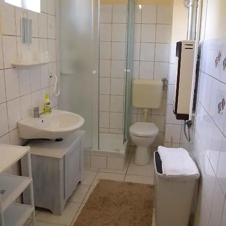 In 18127 Apartment