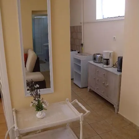 Apartment In 18127 *