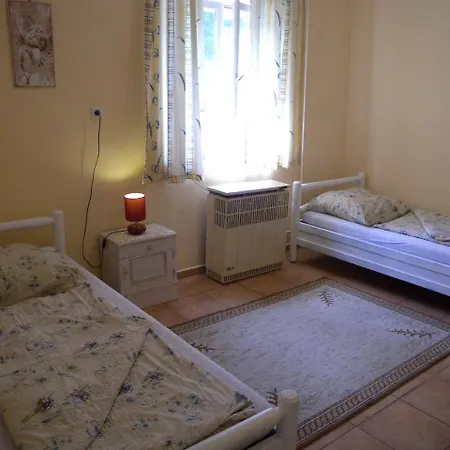 In 18127 Apartment